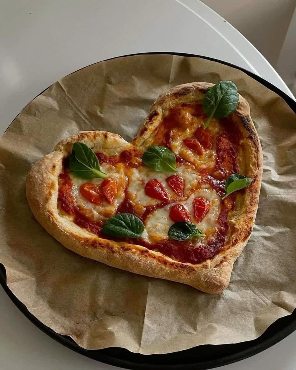 heart shaped pizza 🍕