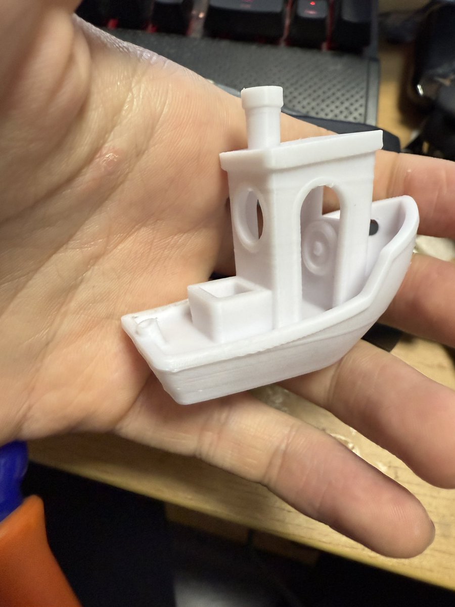 osakana_3776's tweet image. #Psych0h3ad
#Microswiss
#Flowtech
とりあえずbenchy
素材はPLAとABSの混合です。
次はPCに挑戦してみます