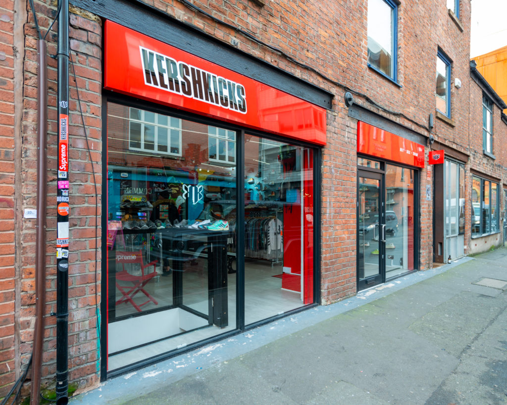 unit3_design's tweet image. Throwback to our @kershkicks project in Manchester’s Northern Quarter-one of our most vibrant projects to date 👟

You can read more about this project over on our website, link in bio.

#unit3designstudio #unit3 #kershkicks #manchester #creativespaces #architecture
