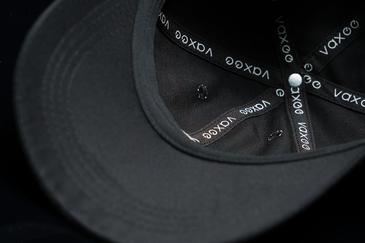 VAXEE_Life_JP's tweet image. 🎩 みなさん、数日前に紹介した「癒し系」キャップ、覚えていますか? 🎩
シンプルなデザインが好きな方には、VAXEEのロゴ入りキャップがおすすめ!
落ち着いたデザインで、普段のコーデにも大会会場にもバッチリ馴染みます✨
🔥 みなさんはどっちのデザインが好きですか?…