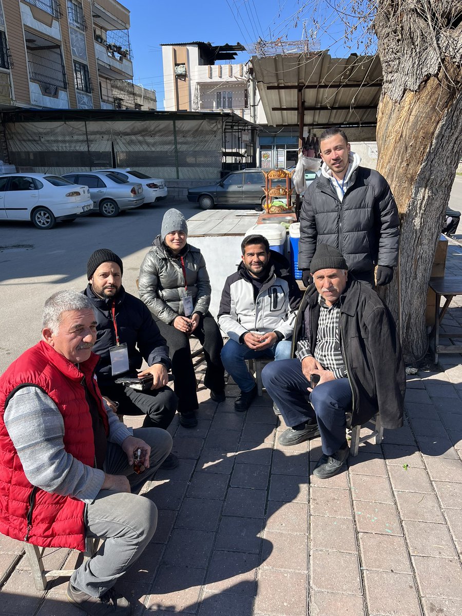 📍 Yunus Emre Mahallesi

Şehircilik Atölyesi Saha Araştırmaları Ekibi olarak, bu haftaya Çukurova Caddesi’nde esnaflarımızla  buluşup onların görüş ve taleplerini dinleyerek başladık.
