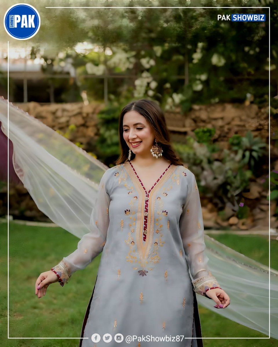 PakShowbiz87's tweet photo. Komal Aziz looks stunning in her latest click.✨🧡
#PakShowbiz #KomalAziz https://t.co/UlWogEsnJG