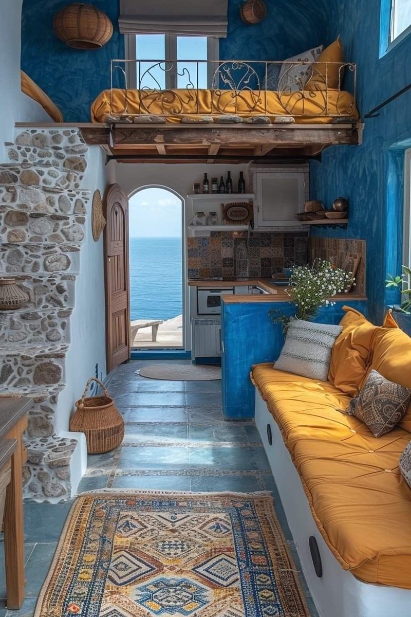 کوچه هایی که به دریا میرسن خیلی زیباست حالا شما خونه ای تصور کن که به دریا باز بشه