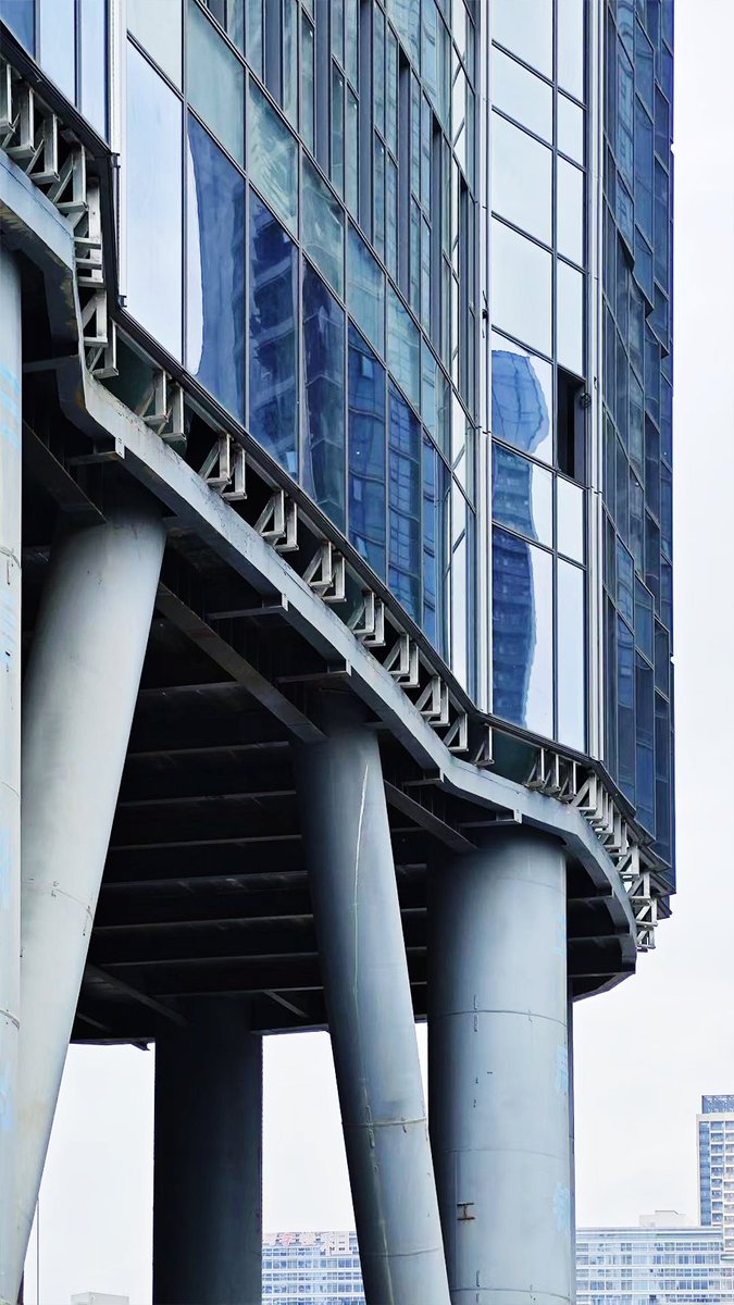 Woods_Bagot's tweet image. Designed by Woods Bagot &amp;amp; AUBE, the 400m+ Chengjian Meiyuan supertall in Shenzhen has topped-out! 

Explore the project: bit.ly/44mUbRx 

#WoodsBagot #PeopleArchitecture #Shenzhen