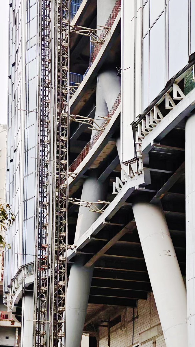 Woods_Bagot's tweet image. Designed by Woods Bagot &amp;amp; AUBE, the 400m+ Chengjian Meiyuan supertall in Shenzhen has topped-out! 

Explore the project: bit.ly/44mUbRx 

#WoodsBagot #PeopleArchitecture #Shenzhen