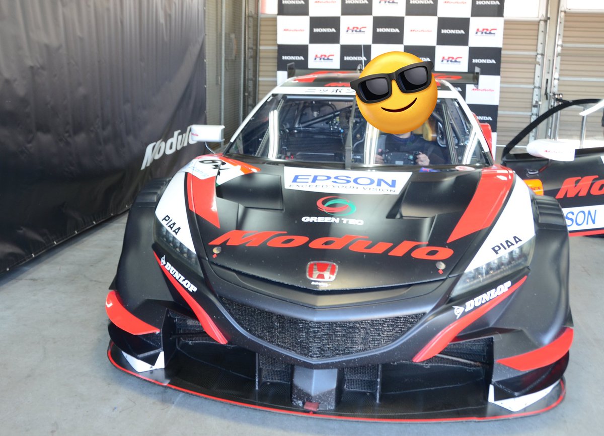 WQf0w1cREoHqlFE's tweet image. #ModuloThanksDay
#モビリティリゾートもてぎ

GT カーのコックピットって目茶苦茶狭くて弁慶の泣き所３回ほどぶつけた⚡

ヘルメット被って瞬く間にドライバー交代出来るレーサー…尊敬です。

#SUPERGT 
#HRC 
#nakajimaracing