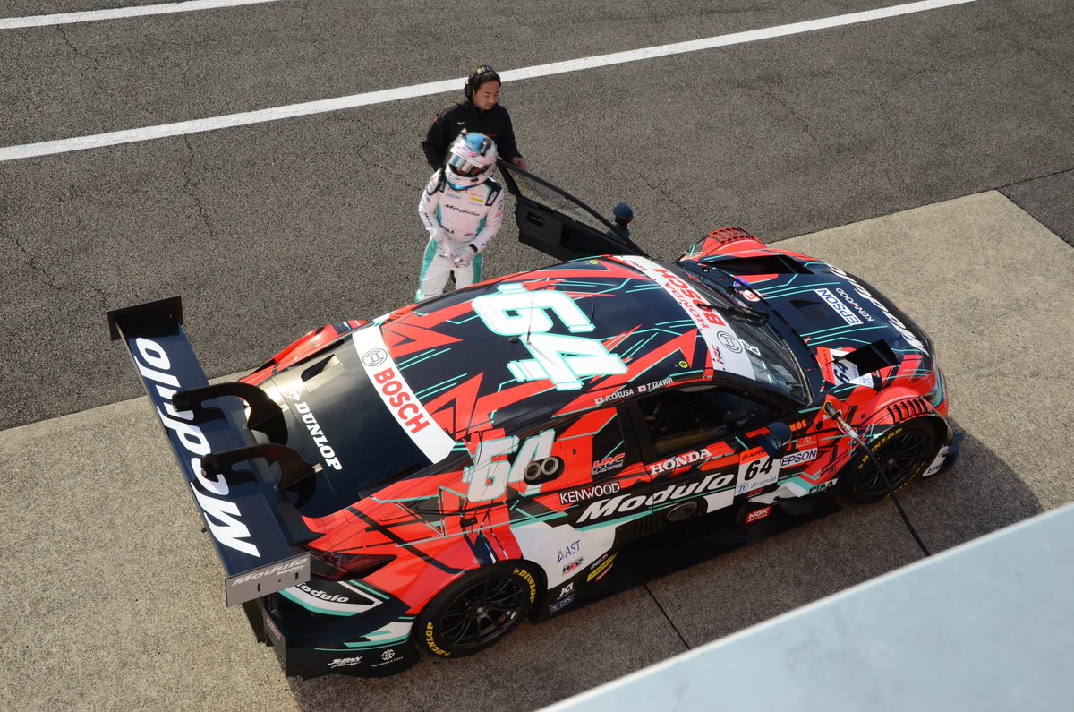 WQf0w1cREoHqlFE's tweet image. #ModuloThanksDay
#モビリティリゾートもてぎ

GT カーのコックピットって目茶苦茶狭くて弁慶の泣き所３回ほどぶつけた⚡

ヘルメット被って瞬く間にドライバー交代出来るレーサー…尊敬です。

#SUPERGT 
#HRC 
#nakajimaracing