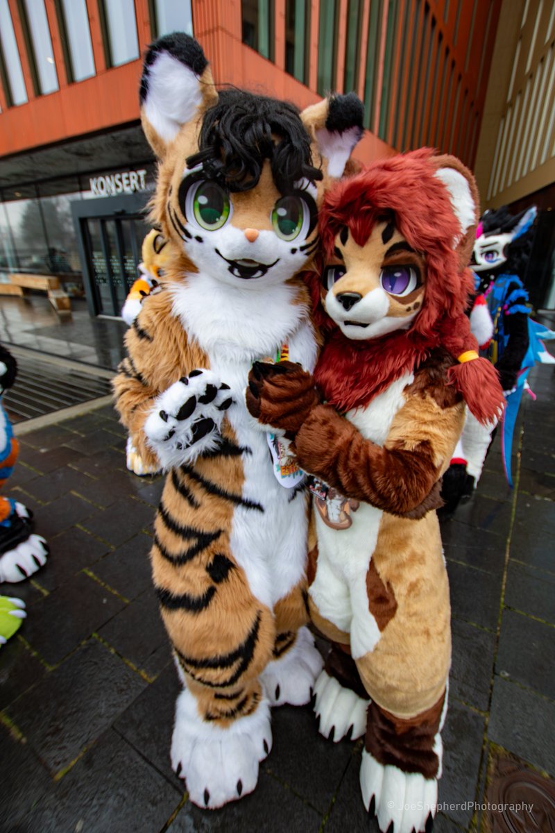 Found a cutie at the <a href="/GentleFurStudio/">GentleFurStudio</a> meetup 😌 #NFC25 <a href="/ZapRedfield/">Zap</a>