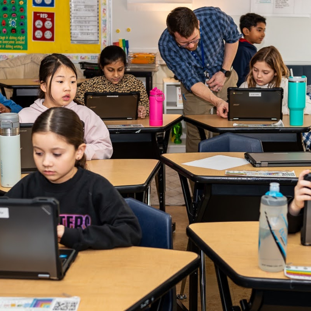 💻 New Tech for Our 3rd Graders!

Last week, Mr. Eckhorn-Martinez’s class became the first third-grade section to receive brand-new Chromebooks in preparation for next year. We can’t wait to see how this tech boost will spark even more creativity &amp; success!

#OakGrovePride #OGD68