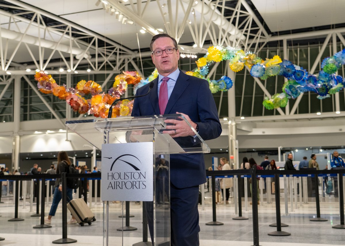 iah's tweet image. NOW OPEN! 🙌 Our brand-new Terminal E Ticketing Lobby is officially open. It features a modern, spacious design that makes the check-in experience faster, easier, and more comfortable.

Take a look at the highlights and get a first glimpse inside!