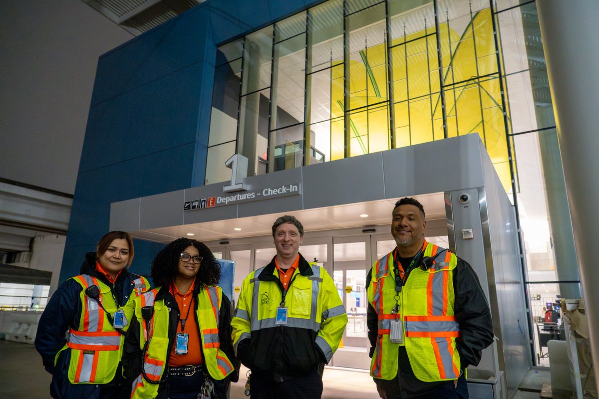 iah's tweet image. NOW OPEN! 🙌 Our brand-new Terminal E Ticketing Lobby is officially open. It features a modern, spacious design that makes the check-in experience faster, easier, and more comfortable.

Take a look at the highlights and get a first glimpse inside!