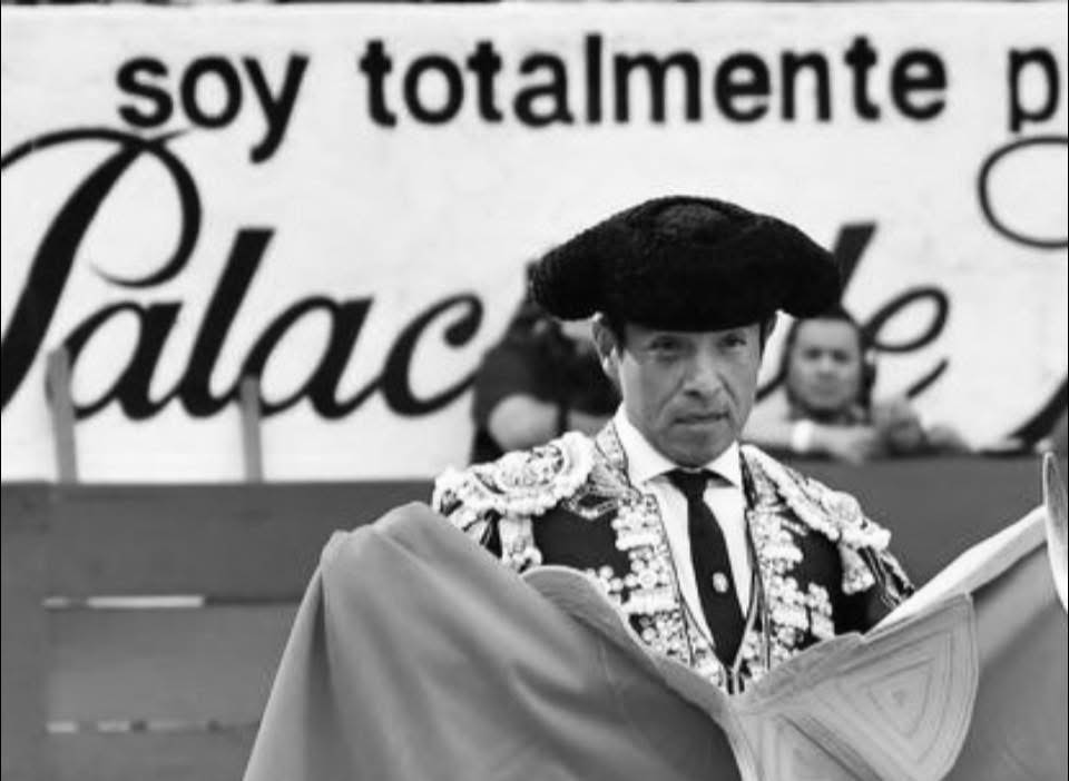 El diestro <a href="/torero_oscar/">OSCAR RODRIGUEZ</a> Rodríguez "El Sevillano" operado de cornada grande pero limpia por la cornada al entrar a matar al toro de regalo de Tequisquiapan al final de la corrida ayer en la Nuevo Progreso de Guadalajara, con pronóstico reservado <a href="/portaltaurino/">Portal Taurino</a>