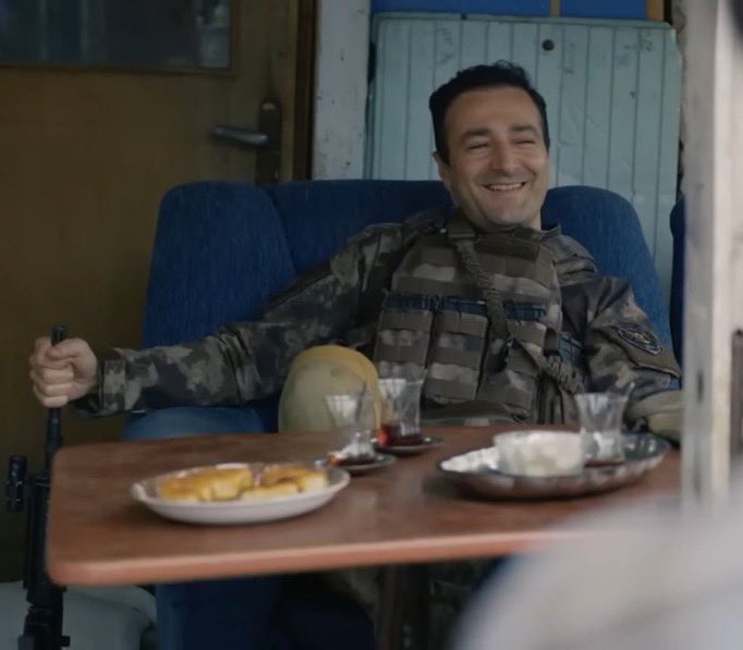 - Irkçısın, Homofobiksin, Faşistsin, Barbarsın, Canisin, Yaratıksın, Hayvansın

Ben;