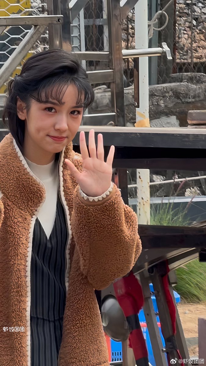lzyeahh's tweet photo. #你好1983 reuters today, beauty in the pictorial of xiaolan ^^
#ZhouYe #周也 #dreamofgoldenyears #hereIcome1983 https://t.co/PAwE4CzxyE