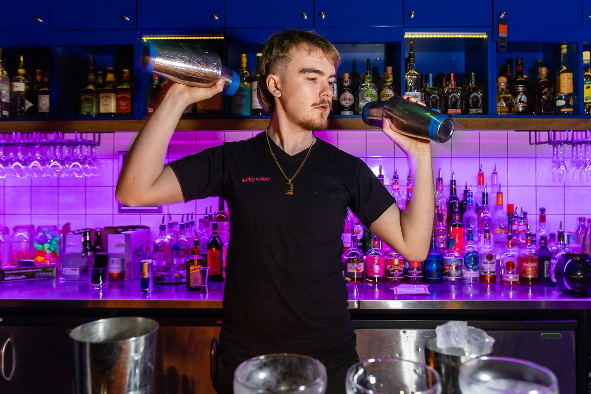 📍 Lucky Voice Islington

With 7 pods fitting up to 20 people and a large bar space, it’s the perfect spot for birthday parties, after-work drinks, and unforgettable hen dos 🎤🎶🍹

#karaoke #luckyvoice #islington #thingstodoinlondon