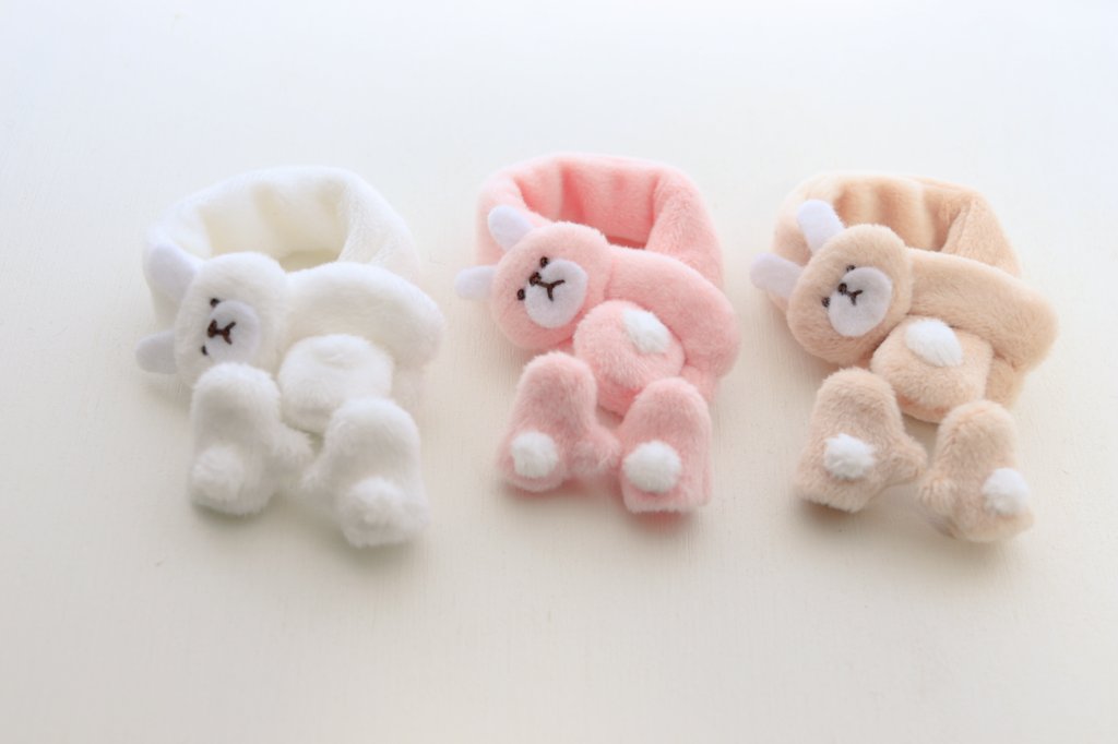 マフラーミトンセット完成間近です🐻🐰♥
今週の木曜日くらいに出せそう！
ページ準備できたら通知します〜
くまが好きなため、くまちゃんマフラーが多めです🐻