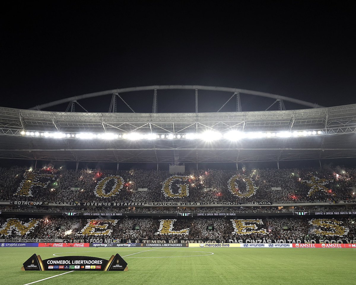 Botafogo's tweet photo. JUNTOS PELA RECOPA! 🔥⭐️

Somos 3️⃣0️⃣ mil alvinegros confirmados para a decisão! 

Setores Leste Inferior, Leste Superior e Oeste inferior estão ESGOTADOS. Setores Oeste Superior A e Oeste Superior B foram desbloqueados. #VamosBOTAFOGO 

As vendas seguem abertas e os sócios @Camisa7Botafogo têm até 60% de desconto no ingresso.

📸 Vitor Silva/BFR