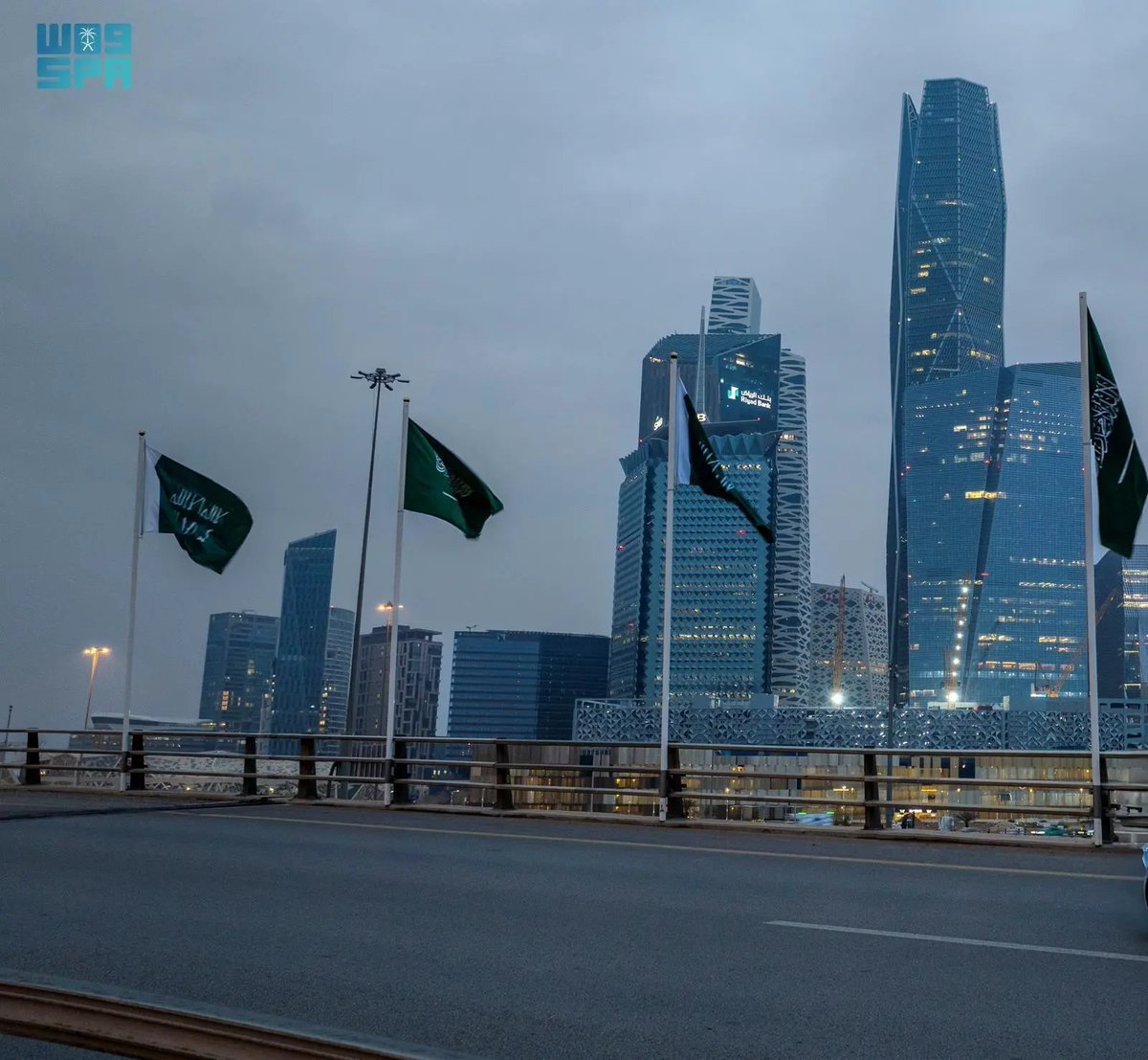 SauditechAI's tweet image. يوم التأسيس: أعلام الدولة السعودية الأولى تزين الرياض
#يوم_التأسيس #الرياض #السعودية