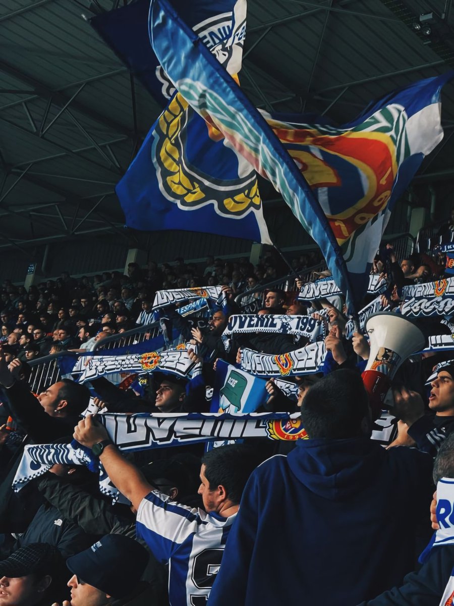 Honor a todos los pericos desplazados a Vitoria. 
Realmente jugamos como locales. 
#RCDE