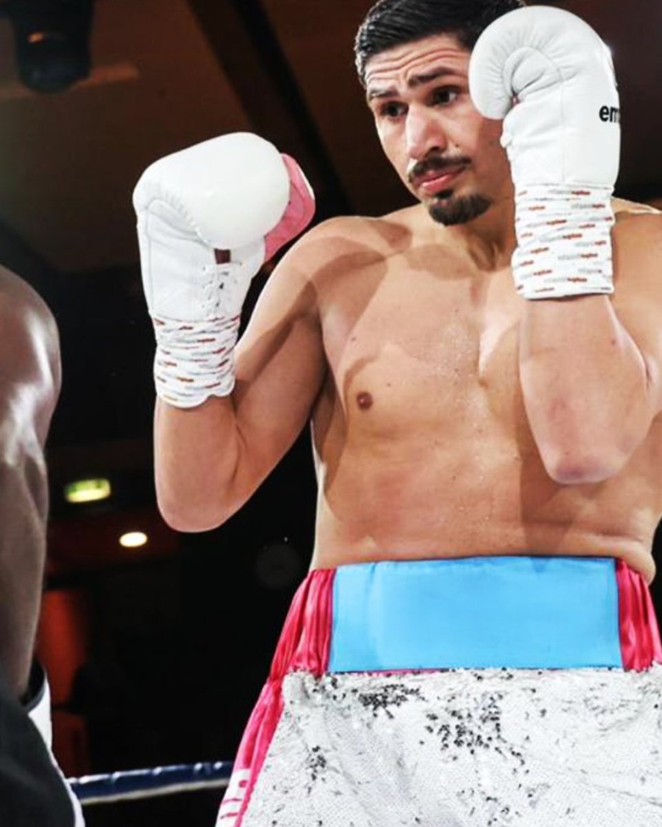 🎯 Ajansspor Özel 🎯

🥊  Geçtiğimiz günlerde Ajemi Amani’yi ilk rauntta knockout ile deviren temsilcimiz Emre Çukur, Mayıs ayında yapılması planlanan maçta Süper Orta Siklet dünya sıralamasında ilk 10’da yer alan bir isimle dövüşecek.

✍️  <a href="/Burak_Alaca_/">Burak Alaca</a>