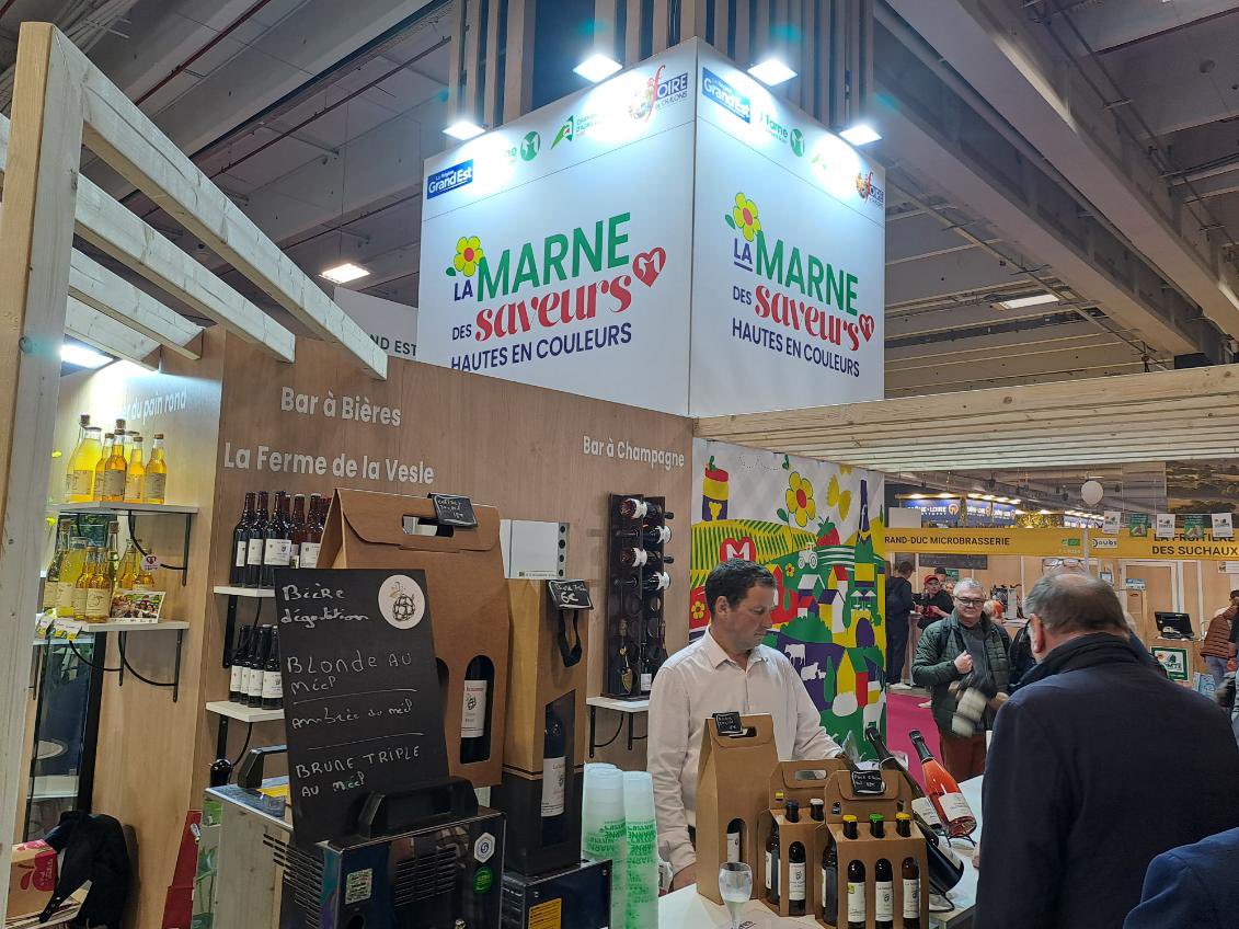 LPoupartGNE's tweet photo. Je suis ravi d’être présent aujourd'hui à l’inauguration du stand Marne au @Salondelagri. Bravo à @ChambreAgri51, au département de la Marne et à @foiredechalons pour cette belle initiative permettant de faire rayonner le savoir-faire et l'excellence de l'Agriculture marnaise 👏🏻 https://t.co/q6PEPgFo3q