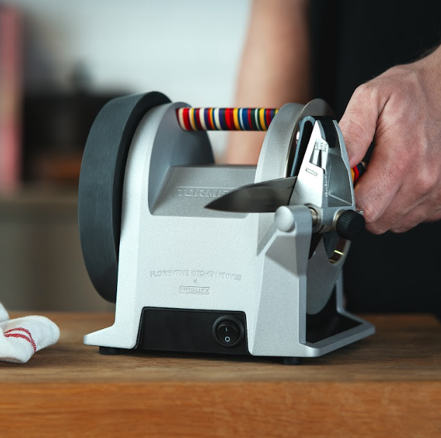 INTOUCH_RUGBY's tweet photo. TORMEK T-1 KITCHEN KNIFE SHARPENER COLLECTION For guaranteed perfect slices of Roast Lamb and Mushroom Wellington this Easter ... https://t.co/7eiZera9LO ... now live @ https://t.co/mfuNWdJEhw ! #culinary #knifesharpener #ad #tormek https://t.co/su6pV2GWdH