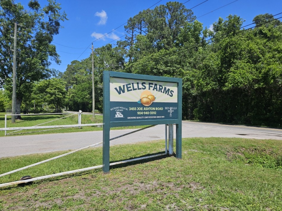 BSSigns1's tweet image. Looking for the perfect signage for your business? Look no further than B&amp;amp;S Signs. Our expert team will work with you to create a custom solution that meets your specific needs. Visit our website or call us today to learn more about how we can help your business stand out.