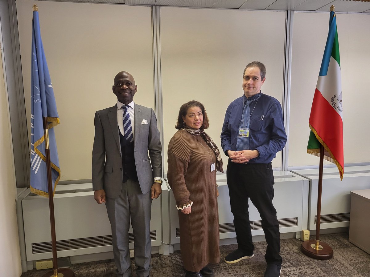 He recibido en la Delegación de <a href="/UNESCO/">UNESCO 🏛️ #Education #Sciences #Culture 🇺🇳</a> a la ONG Association of World Citizens. Dialogamos sobre el conflicto en el Congo y su impacto en África Central, así como sobre Guinea Ecuatorial. Seguimos apostando por la cooperación y el diálogo internacional. 🌍🇬🇶

📖 Leer más: