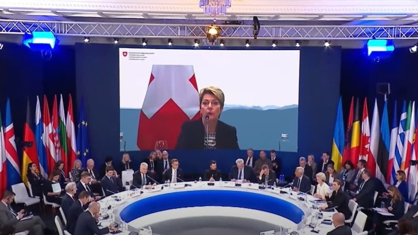 Karin Keller-Sutter (@keller_sutter) on Twitter photo Today, at the International Summit on the Support of Ukraine hosted by <a href="/ZelenskyyUa/">Volodymyr Zelenskyy / ΠΠΎΠ»ΠΎΠ΄ΠΈΠΌΠΈΡ ΠΠ΅Π»Π΅Π½ΡΡΠΊΠΈΠΉ</a>, I reaffirmed π¨πβs commitment to working towards a just and lasting peace and to supporting Ukraineβs recovery and reconstruction efforts. Today, at the International Summit on the Support of Ukraine hosted by <a href="/ZelenskyyUa/">Volodymyr Zelenskyy / ΠΠΎΠ»ΠΎΠ΄ΠΈΠΌΠΈΡ ΠΠ΅Π»Π΅Π½ΡΡΠΊΠΈΠΉ</a>, I reaffirmed π¨πβs commitment to working towards a just and lasting peace and to supporting Ukraineβs recovery and reconstruction efforts.