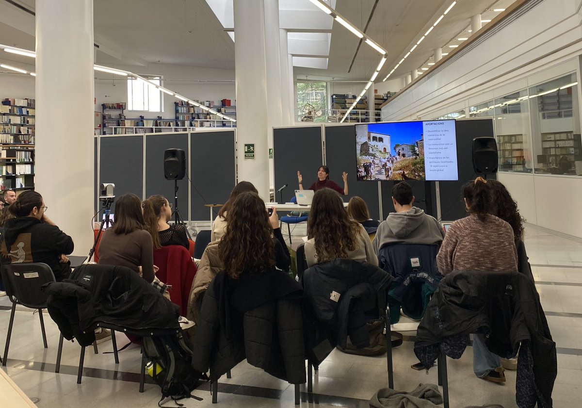 📢El passat dimecres 19 de febrer es va fer la primera ponència del Seminari de Teories i Recerques Antropològiques Avançades 
 
👩‍🦰🐑Neoruralitat: el cas de dues explotacions ramaderes del Bages, a càrrec de l'antropòloga Blanca Vila

🔗Pròximes ponències:
uab.cat/web/detall-de-…
