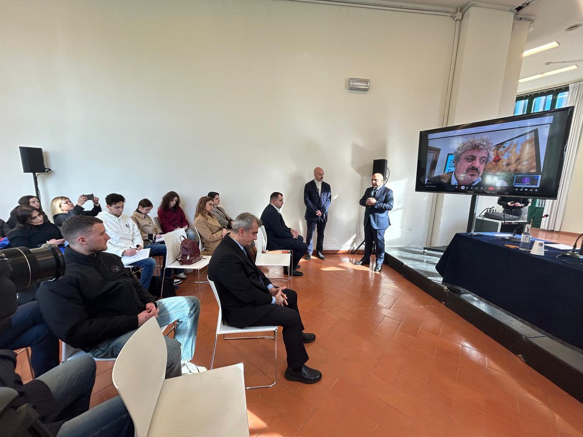 AmbasciataAZE's tweet photo. Per la I volta l’#Azerbaigian ha partecipato a #TourismA, mostra internazionale di archeologia a Firenze.
Il Prof. Nicola Laneri e Fabrizio Conti di Artcloud Network hanno condiviso le loro ricerche sull'archeologia e la conservazione del #patrimonio culturale in #Azerbaigian🇦🇿 https://t.co/MuL1E50S6X