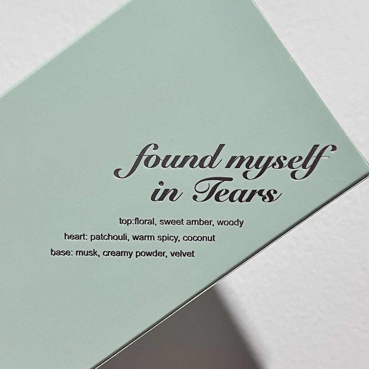 bayangin.... ini wanginya soft, calm &amp; deep in the feelings 🍃📚🌳 dipake buat daily masih aman + packaging nya super gemeeey <3

the notes: warm, creamy, musky.

launching tomorrow ; 25 february 2025 📝