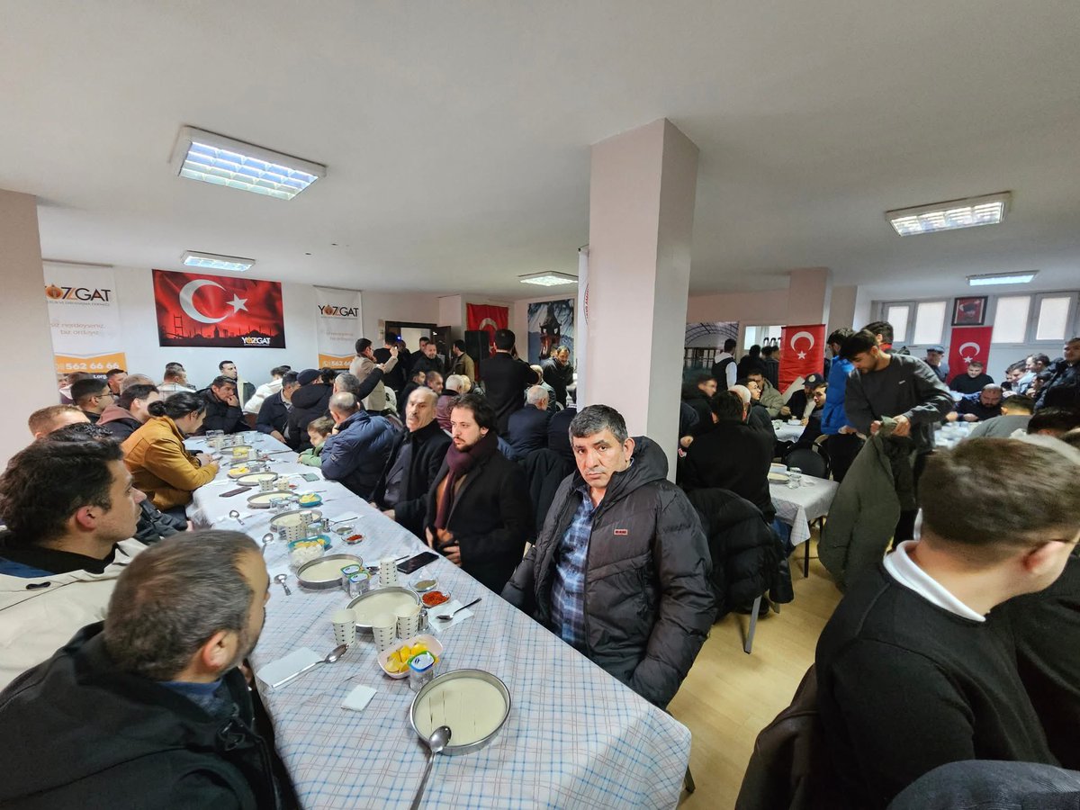 Genç Yozgatlılar derneği İstanbul’daki arabasıı etkinliği oldukça yoğun bir katılımla gerçekleşti genç Yozgatlar derneği başkanı ve yönetimine teşekkür ediyoruz