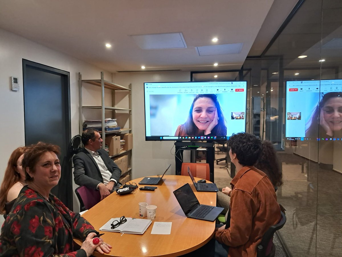 🎙️ Bernadette Groison (<a href="/GroisonBerna/">Groison Bernadette</a>), rapporteure de l'avis du CESE "Réussite à l'#École, réussite de l'École" a présenté l'avis à Marie-Caroline Missir, directrice du <a href="/reseau_canope/">Réseau Canopé</a> 

Elles ont pu échanger des enjeux de la réussite scolaire, de la mixité à l'école &amp; de