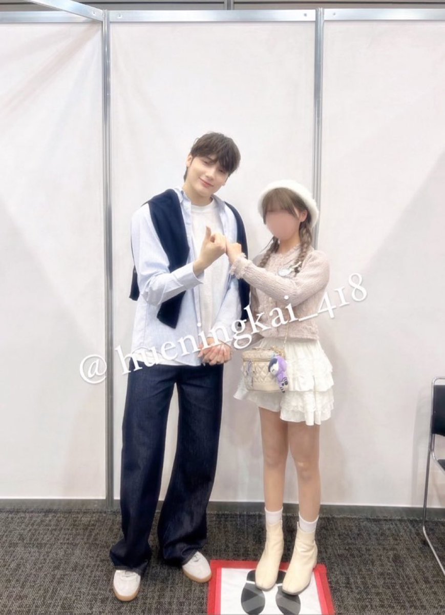 luvtaegyu's tweet photo. SIRI PLAY THAT SHOULD BE ME 😞😞😞💔💔💔 https://t.co/GDT9UvxydZ