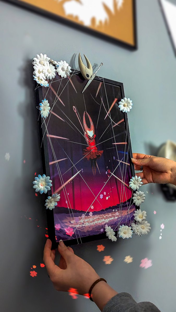 Ckibe ✨ MY TAROT DECK IS AVAILABLE ✨ (@c_kibe) on Twitter photo I was just supposed to hang my illustration in my studio, but I ended up customize the whole frame 🪡🗿
#fanart #illustration #silksong #DigitalArtist #diy <a href="/TeamCherryGames/">Team Cherry</a> I was just supposed to hang my illustration in my studio, but I ended up customize the whole frame 🪡🗿
#fanart #illustration #silksong #DigitalArtist #diy <a href="/TeamCherryGames/">Team Cherry</a>