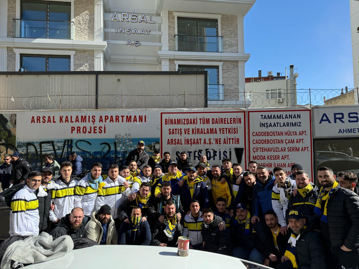 G E L İ Y O R U Z