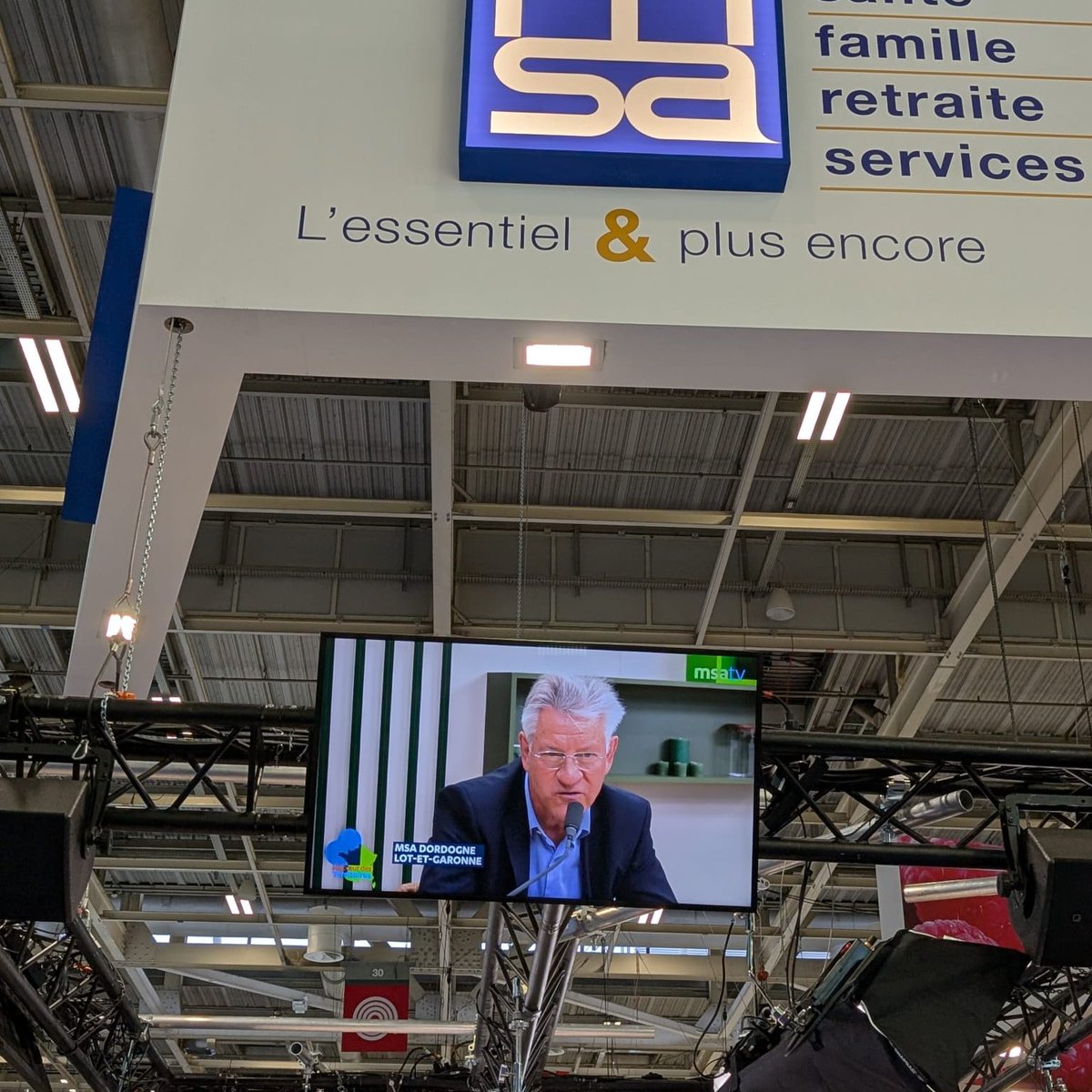 La MSA (@msa_actu) on Twitter photo Max Doux, élu du Lot-et-Garonne nous présente l'action des délégués <a href="/msa_dlg/">MSA Dordogne, Lot et Garonne</a> qui ont organisé une journée de sensibilisation dédiée aux aidants du monde agricole. Une cause qui touche de près les adhérents de la MSA et plus globalement 11 millions de français. Max Doux, élu du Lot-et-Garonne nous présente l'action des délégués <a href="/msa_dlg/">MSA Dordogne, Lot et Garonne</a> qui ont organisé une journée de sensibilisation dédiée aux aidants du monde agricole. Une cause qui touche de près les adhérents de la MSA et plus globalement 11 millions de français.