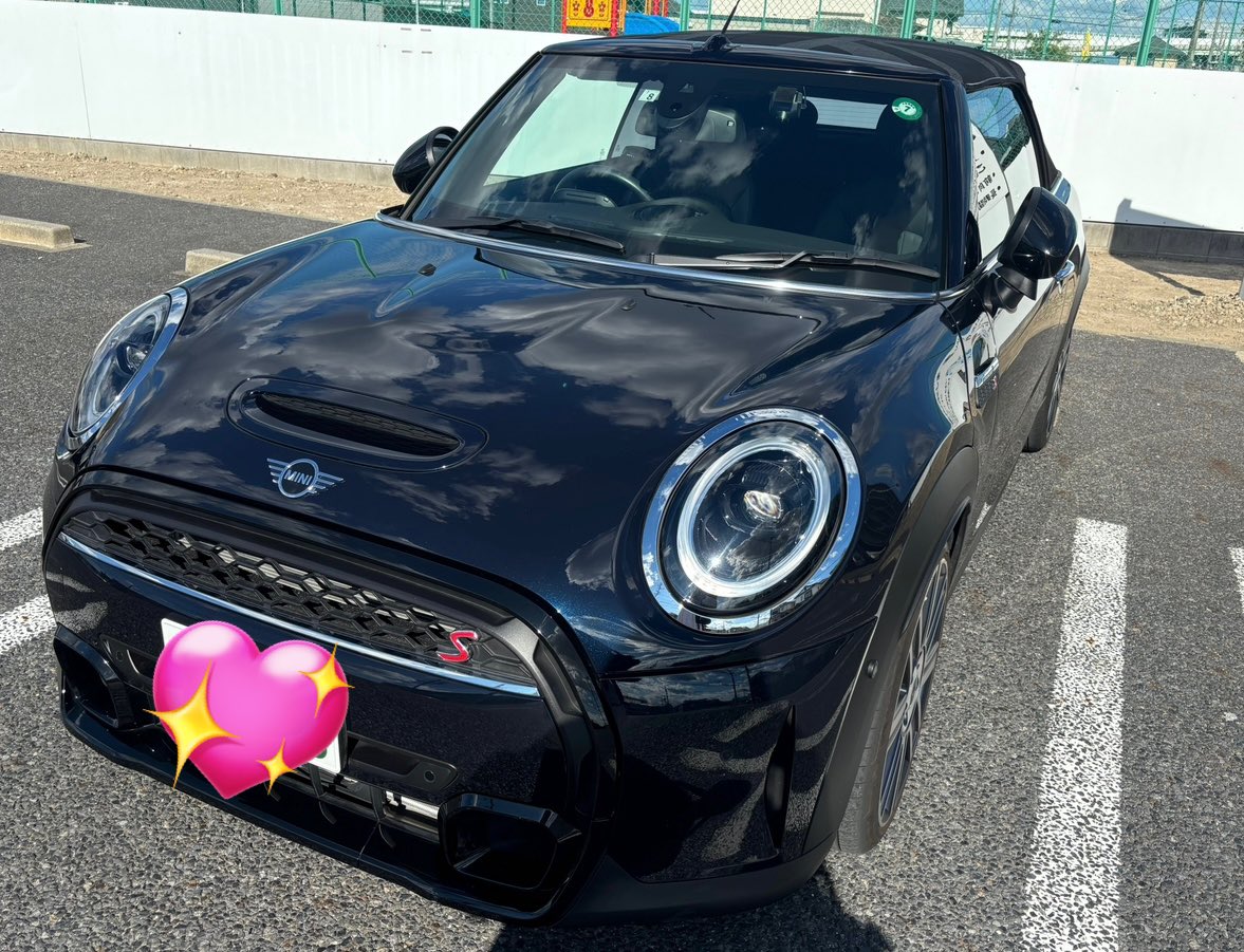 Yo_ch0902's tweet photo. 車乗りとして軽く自己紹介💉🚗³₃

名前￤よっちゃん
性別￤🚺
年齢￤20後半
住み￤愛知 
愛車￤MINIクーパーS コンバーチブル
好き￤焼肉 スイーツ ラーメン ニンフィア

車詳しくないけど、可愛くて買いました💓
仲良くして下さい🥰💕

#車好きな人と繋がりたい 
#車好きと繋がりたい
#MINIクーパー https://t.co/OpRth9Rd5s