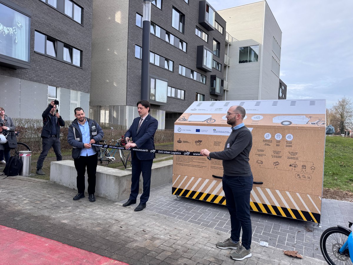 🎉 ¡Hemos inaugurado el primer Nano-hub en Bruselas! 

Teníamos muchas ganas de que llegara este día. 

Después del éxito del modelo de los Nano-hubs en Suiza que ya se ha establecido de forma permanente, llegaba el turno de Bruselas para seguir transformando ciudades.