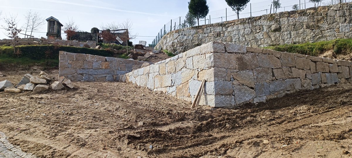 Project_Single Family House_"Melodic Splinters"
Building Rehabilitation and Expansion.
Location_Baião - Portugal.
Under Construction - Excavation of Site in Progress and Foundation Works + Retaining Walls of Paired Stones Execution in Progress.
#Construction #Baião
