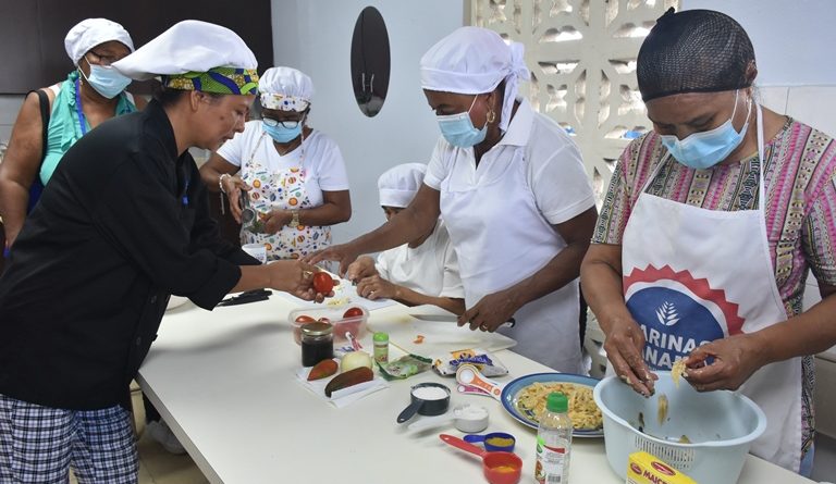 CSSPanama's tweet photo. La CSS anuncia talleres de comida italiana 🍝 y decoración de sombreros 🎩 para promover actividades culturales y recreativas entre sus asegurados, en el Centro de Bienestar Maximino Sáez. Estos iniciarán en la segunda semana de marzo.

Conoce más 👇
https://t.co/VBlWO5Ivz1 https://t.co/y6LmUkkTts