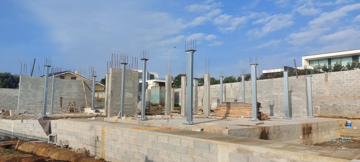 Project_Single Family House_"Curved Reflection"
New Building.
Location_Vila Nova de Gaia - Portugal.
Under Construction - Ground Floor Slab + Structural Concrete Walls and Laminated Steel Pillar Structure Assembly Completed
#Construction #VilaNovadeGaia #Portugal