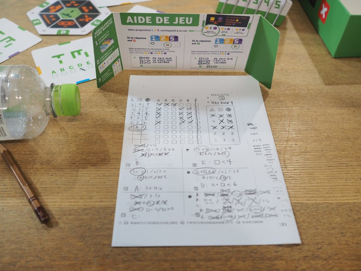 matz_jon's tweet photo. 今日のペンシルパズル「チューリングマシン」は、中2娘+小2次男でナイトメアモードに挑戦っ!5つの条件カードがどの判定カードに対応するか分からないルールで、どこから手をつけるべきか迷走っ。なんとか5ラウンドで解けたけど、娘には負けっ!
#TuringMachine #ボードゲーム https://t.co/dOoXAGeg8M