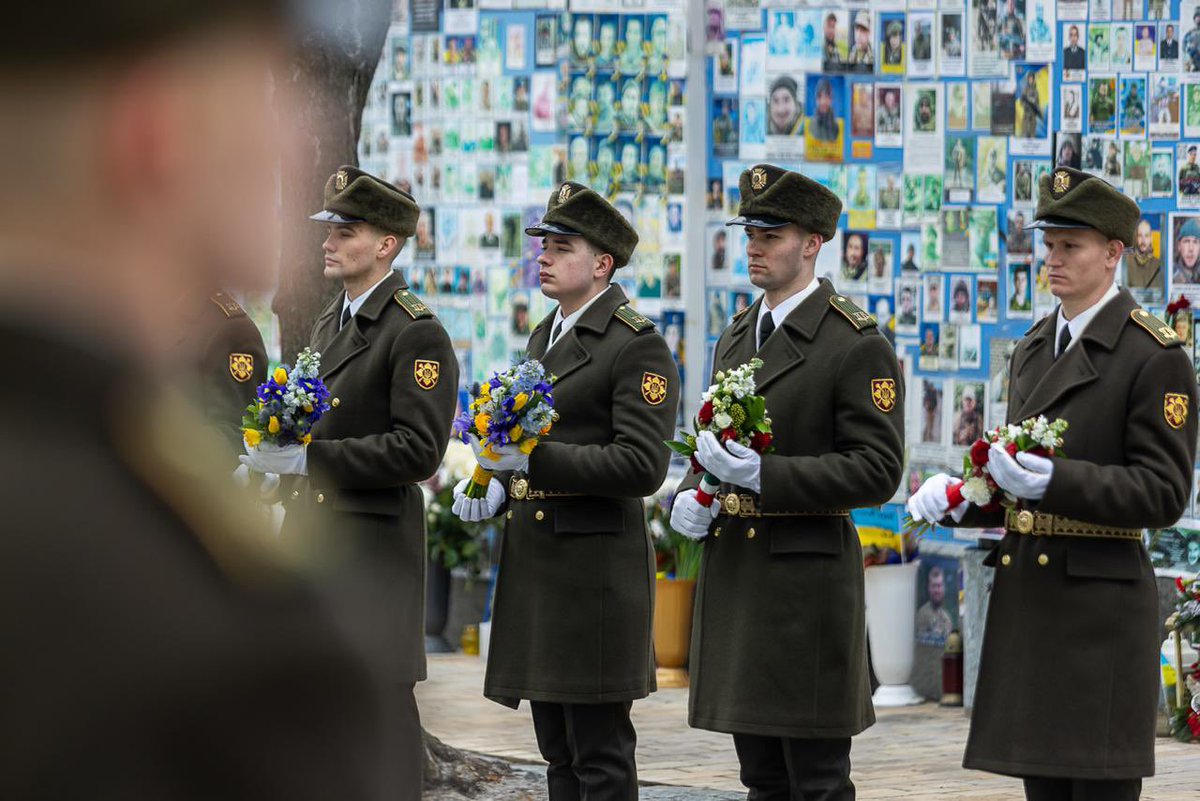 Alexander De Croo 🇧🇪🇪🇺 (@alexanderdecroo) on Twitter photo Three years of courage.
Three years of resilience
Three years of sacrifice.
We honor the fallen, stand with the brave people of #Ukraine, and salute President <a href="/ZelenskyyUa/">Volodymyr Zelenskyy / Володимир Зеленський</a> for his unwavering leadership.
Our support remains steadfast.
#SlavaUkraini Three years of courage.
Three years of resilience
Three years of sacrifice.
We honor the fallen, stand with the brave people of #Ukraine, and salute President <a href="/ZelenskyyUa/">Volodymyr Zelenskyy / Володимир Зеленський</a> for his unwavering leadership.
Our support remains steadfast.
#SlavaUkraini