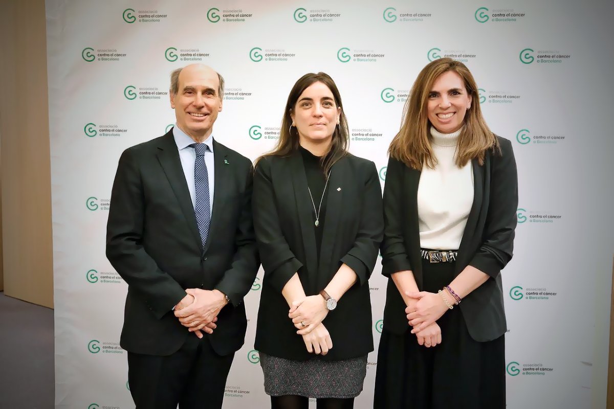 Recerca i Universitats (@recercauniscat) on Twitter photo 📌Foment de la #recerca oncològica
📍 La #consellera Núria Montserrat obre la presentació de les ajudes a la investigació en càncer de <a href="/ContraCancerEs/">Asociación Española Contra el Cáncer</a>
🔬 L'Associació ofereix a Catalunya 49 ajuts per investigar totes les fases de la malaltia
✅Pressupost global, 12,8 M d'€ 📌Foment de la #recerca oncològica
📍 La #consellera Núria Montserrat obre la presentació de les ajudes a la investigació en càncer de <a href="/ContraCancerEs/">Asociación Española Contra el Cáncer</a>
🔬 L'Associació ofereix a Catalunya 49 ajuts per investigar totes les fases de la malaltia
✅Pressupost global, 12,8 M d'€