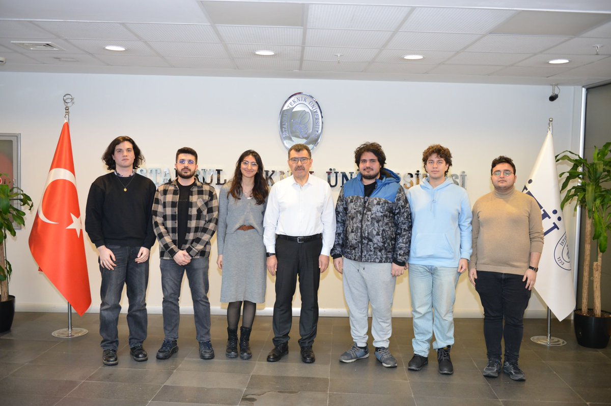 🐝💫 İTÜ Fizik Mühendisliği Kulübü’nün 31 Mayıs - 2 Haziran 2025 tarihleri arasında düzenlemeyi planladığı Science and Engineering Summit (Bilim ve Mühendislik Zirvesi) hazırlıkları için öğrencilerimizle bir araya geldik. Bilim ve mühendislik alanında küresel bir platform