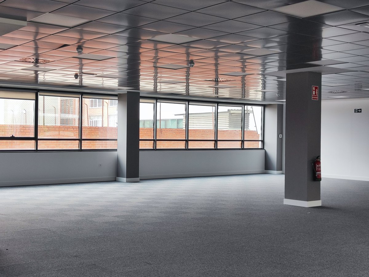 inmoSpace's tweet photo. En la zona de Julián Camarillo de #Madrid, están disponibles estas estupendas #oficinas con 1.677 m² en dos plantas, con el metro a 6 minutos a pie, estupendas para cualquier tipo de #empresa.
Mas información 📎https://t.co/wN2PvG6vFL https://t.co/s862vk8SWe
