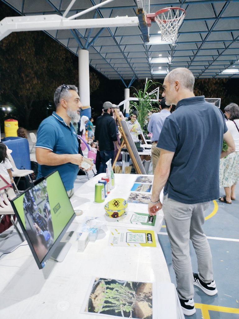 GrowBiom's tweet photo. A Night of Fun &amp; Plant Science!

Growbiom joined the *3rd Annual Plant Science Family Night* In KAUST 🌿 We showcased plant Probiotics with tomato seedlings &amp; aloe vera. Kids took home probiotic-treated plants/seeds to grow their own gardens! 🍅🌱  

#PlantScience #STEM #Growbiom https://t.co/6bRK1MliN7