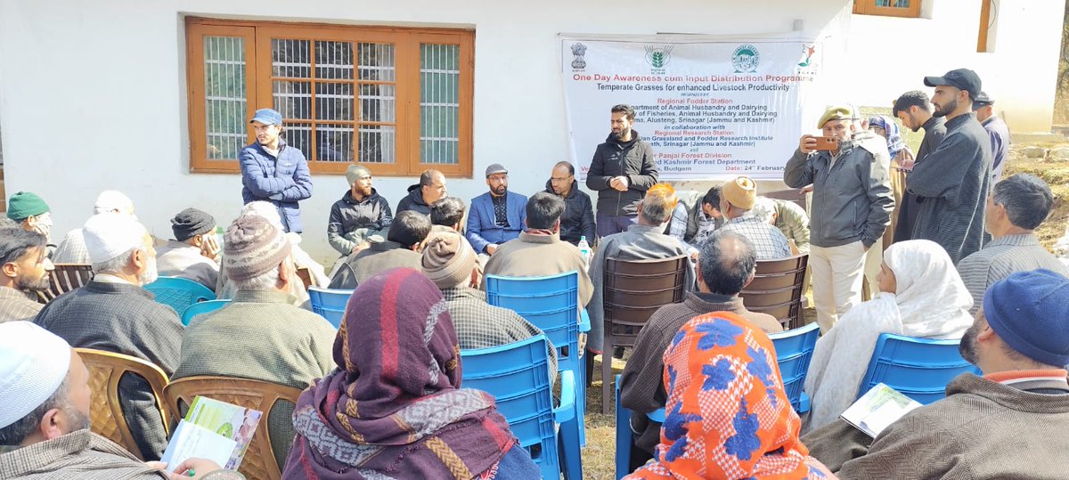 ICAR-IGFRI Srinagar Station (@igfris) on Twitter photo Regional Fodder Station Shuhama <a href="/Dept_of_AHD/">Dept of Animal Husbandry & Dairying, Min of FAH&D</a>, <a href="/IgfriS/">ICAR-IGFRI Srinagar Station</a> & <a href="/jk_forests/">Jammu & Kashmir Forest Department</a> conducted an Awareness-cum-Training on Forage Cultivation at Nilnag, Budgam.
✅ 60 farmers trained
✅ Expert talks on fodder and pasture management
✅ 60 forage seed kits distributed
#TowardsFodderPlusIndia Regional Fodder Station Shuhama <a href="/Dept_of_AHD/">Dept of Animal Husbandry & Dairying, Min of FAH&D</a>, <a href="/IgfriS/">ICAR-IGFRI Srinagar Station</a> & <a href="/jk_forests/">Jammu & Kashmir Forest Department</a> conducted an Awareness-cum-Training on Forage Cultivation at Nilnag, Budgam.
✅ 60 farmers trained
✅ Expert talks on fodder and pasture management
✅ 60 forage seed kits distributed
#TowardsFodderPlusIndia